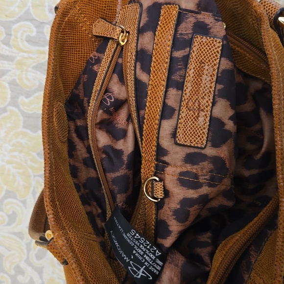 B Makowsky leather purse 👛 - Picture 8 of 10